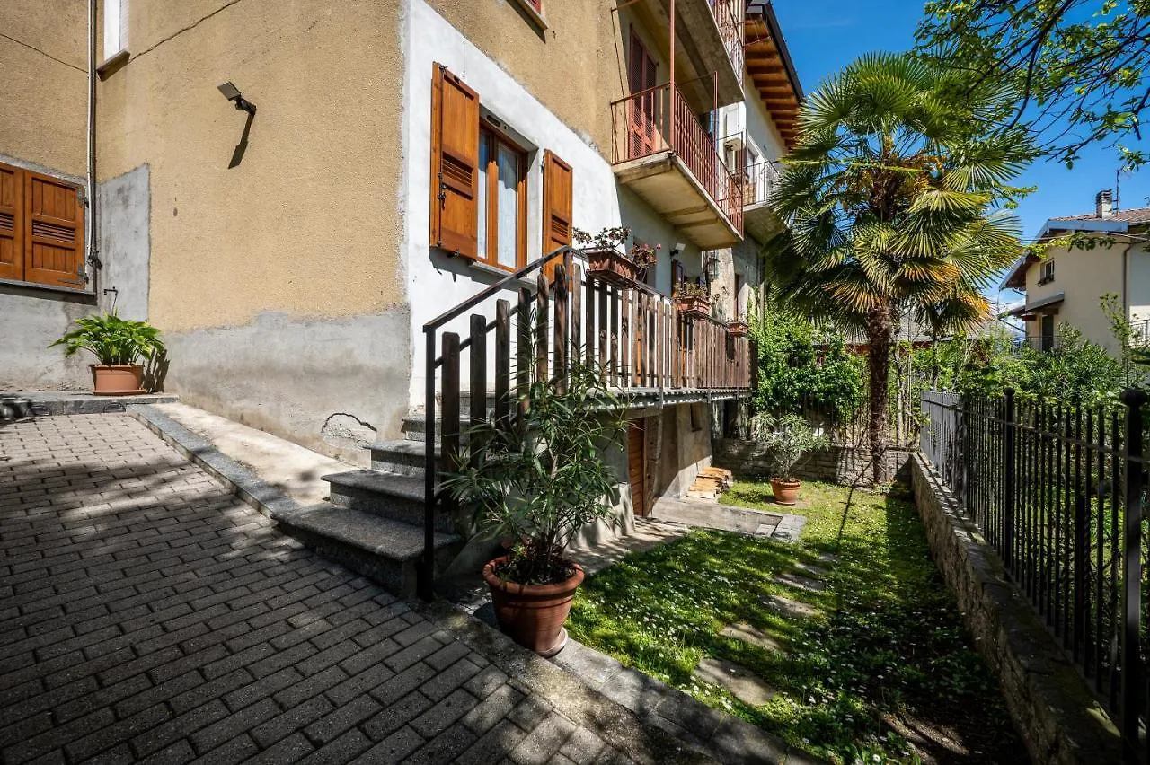 Apartment With Bicycle Storage In Dongo - Larihome A24