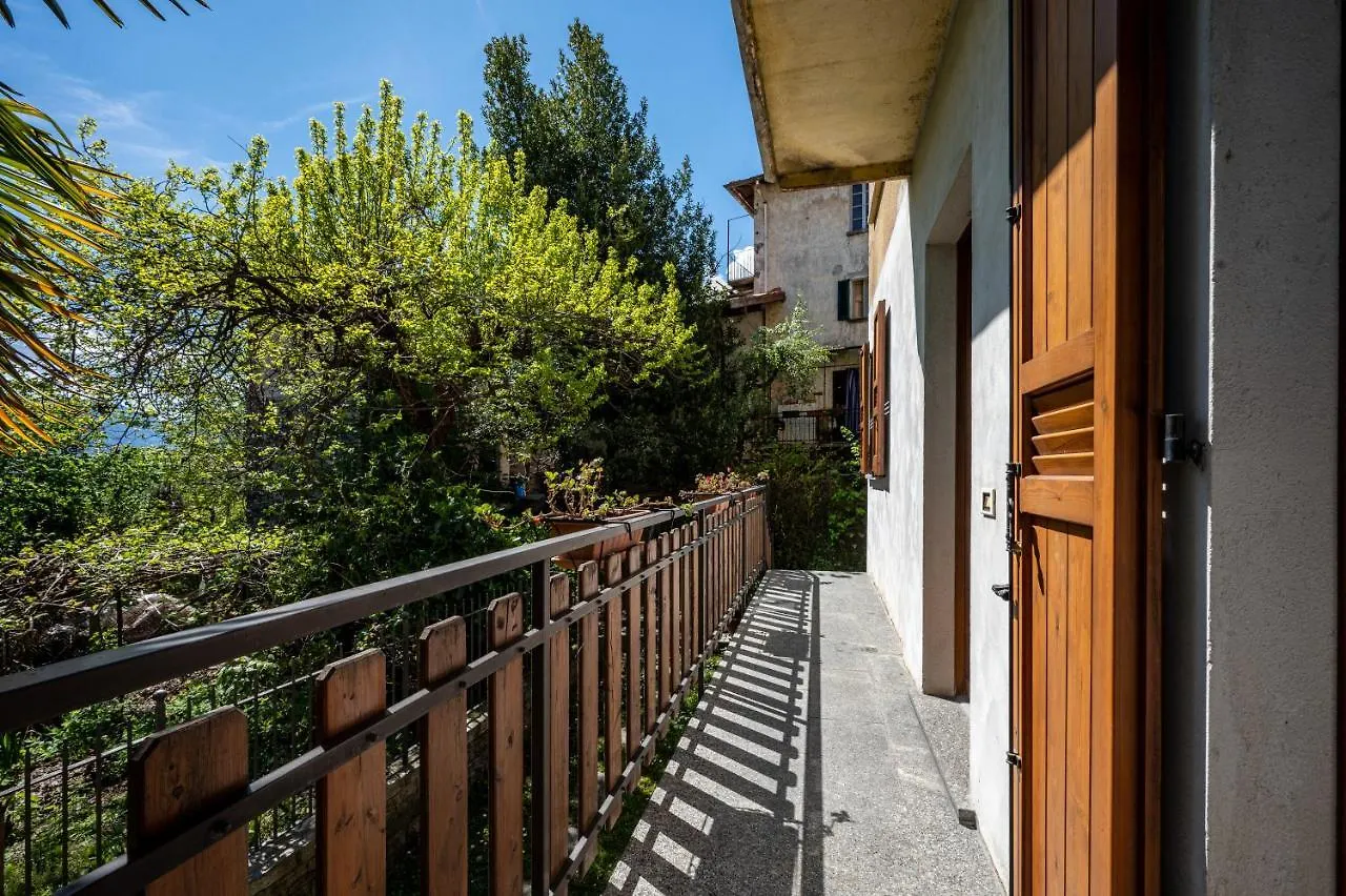 Apartment With Bicycle Storage In Dongo - Larihome A24 0*,
